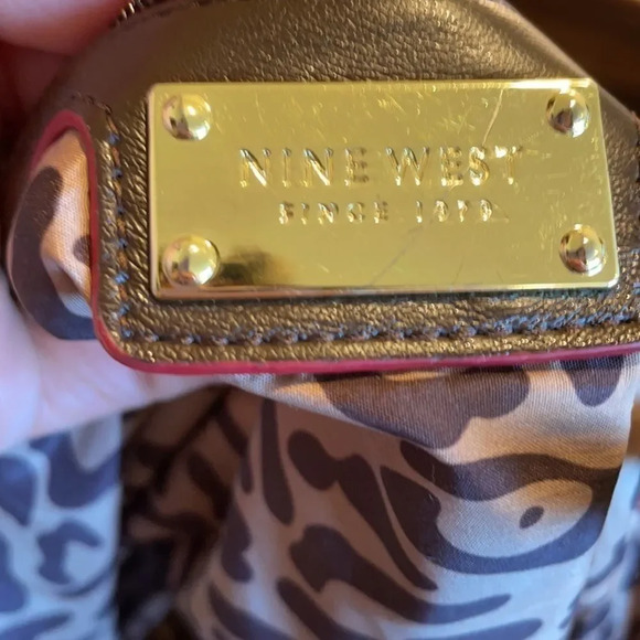 3/$15 Nine West red purse - Picture 12 of 12